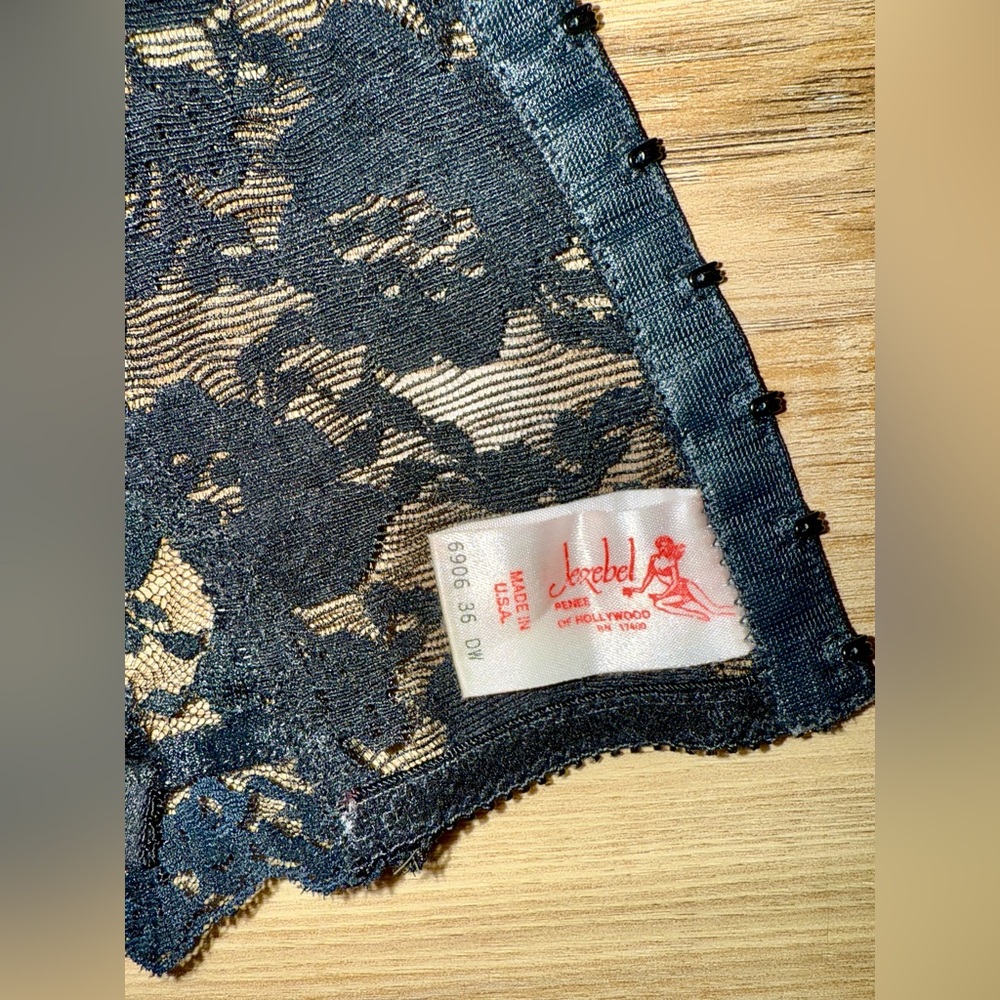 Never Worn - image 8